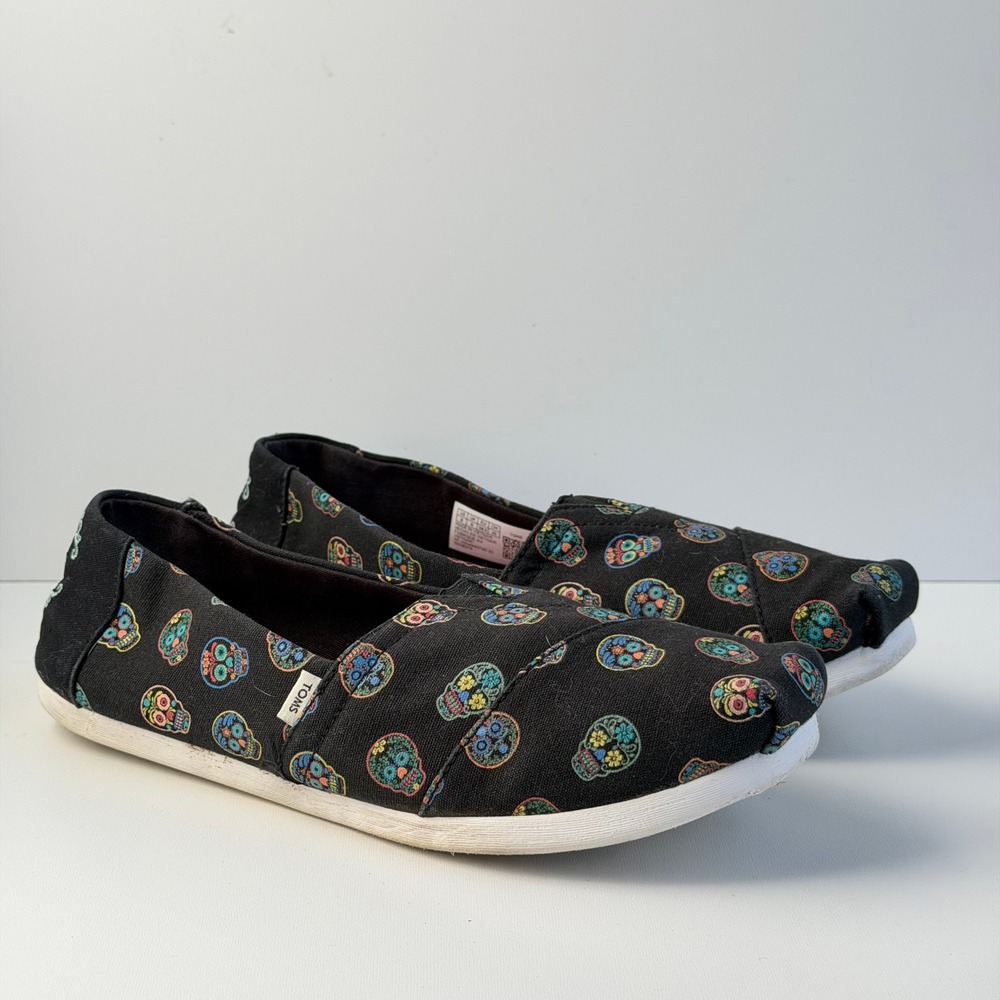 TOMS Classic Slip On Womens 8 Black Sugar Skull Day of the Dead Canvas Flats